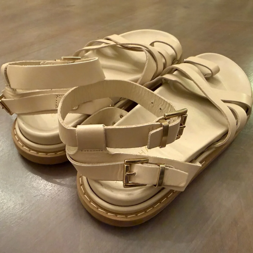 ALOHAS Cream Strappy Ankle Buckle Sandals